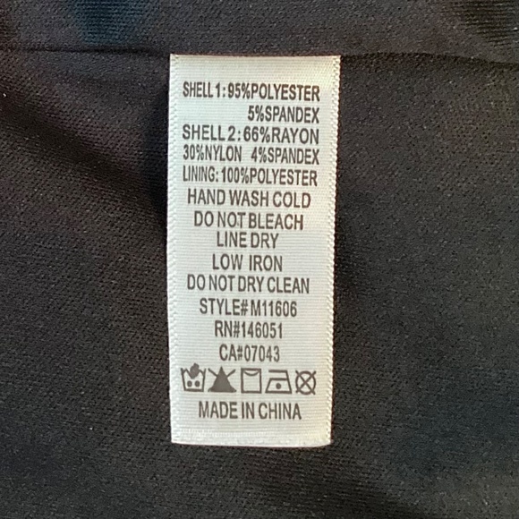 NWOT~Monteau~Black Floral Bomber Jacket~Front Zip~ Lightweight~Size L - Picture 8 of 11